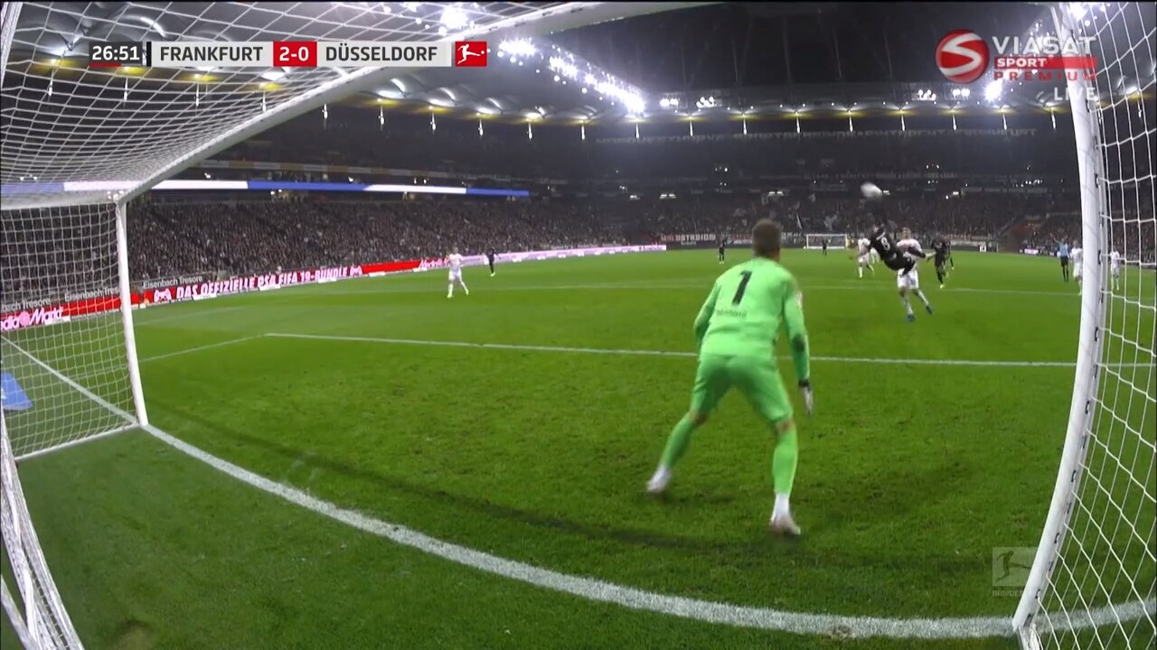 Vrider hela kroppen – när han gör drömmålet