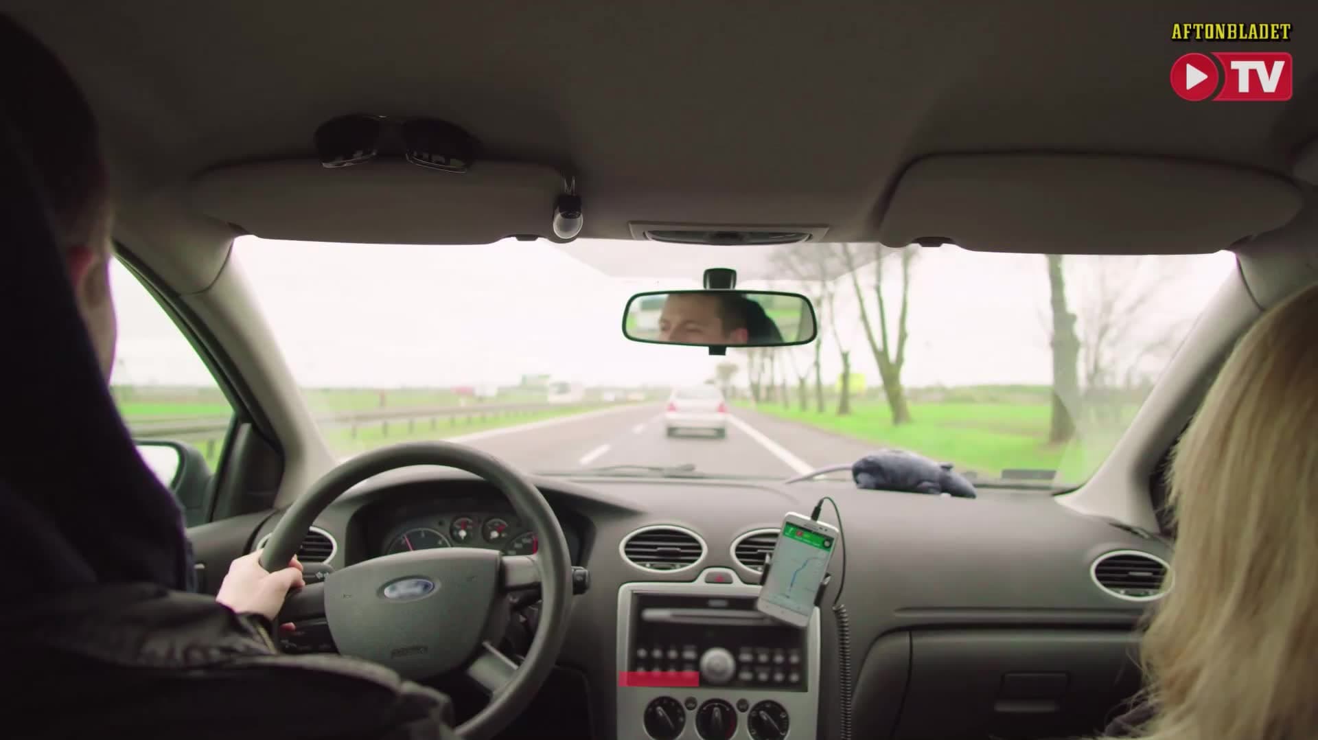 Ny teknik låter bilen larma om olycka