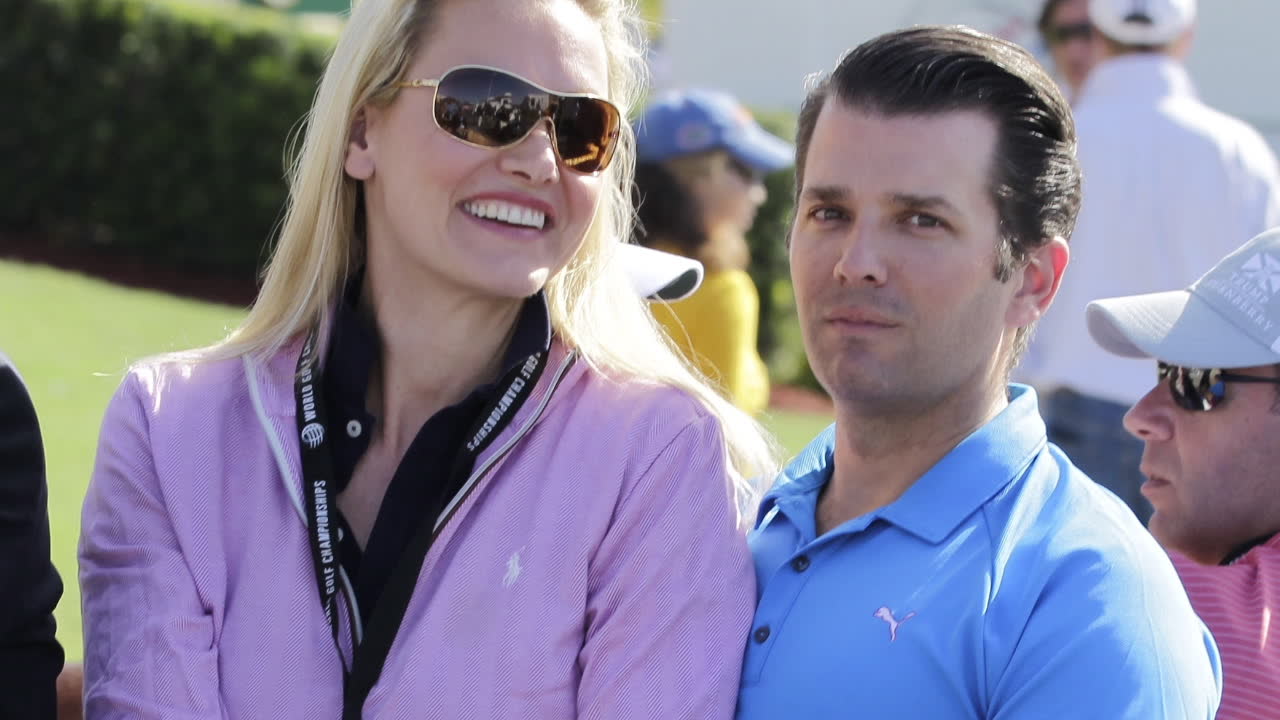 Källa: "Han är aldrig där"