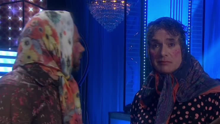 Här dyker plötsligt Flinck upp i "Lets's dance"