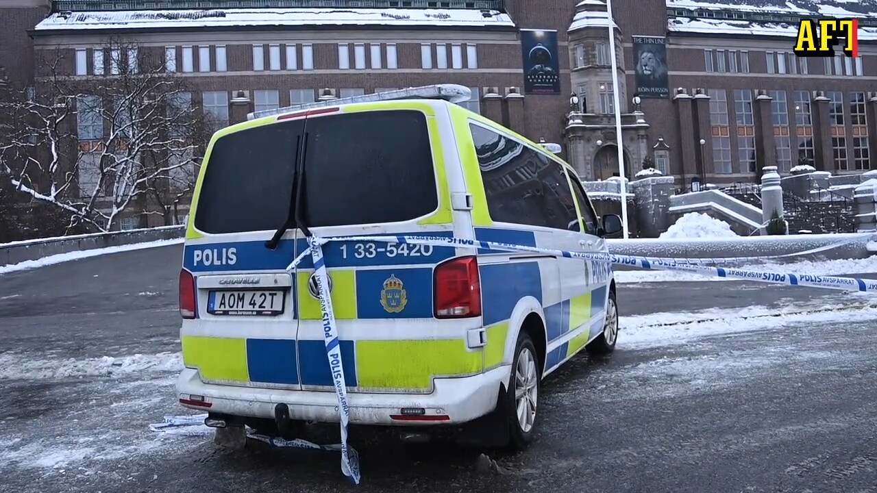 En död - fotgängare påkörd utanför museum i Stockholm