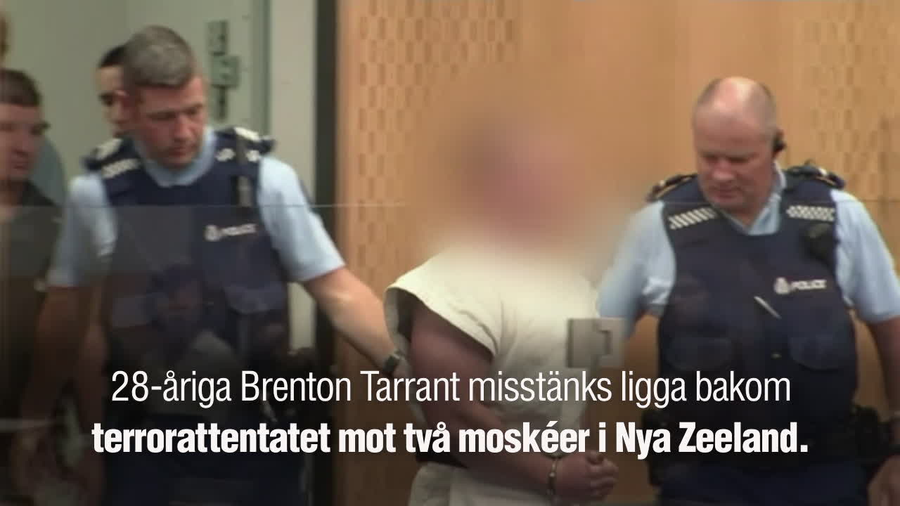 Här förs misstänkte terroristen in i rättssalen