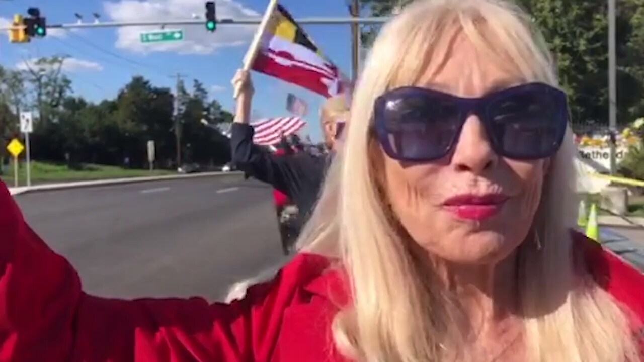 Anhängarna vakar utanför sjukhuset: De ber, kämpar och tror på sin president