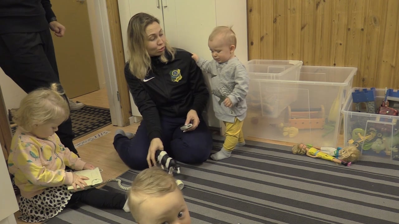 Bandylaget har skaffat nannys: ”Avgörande för att kunna spela”