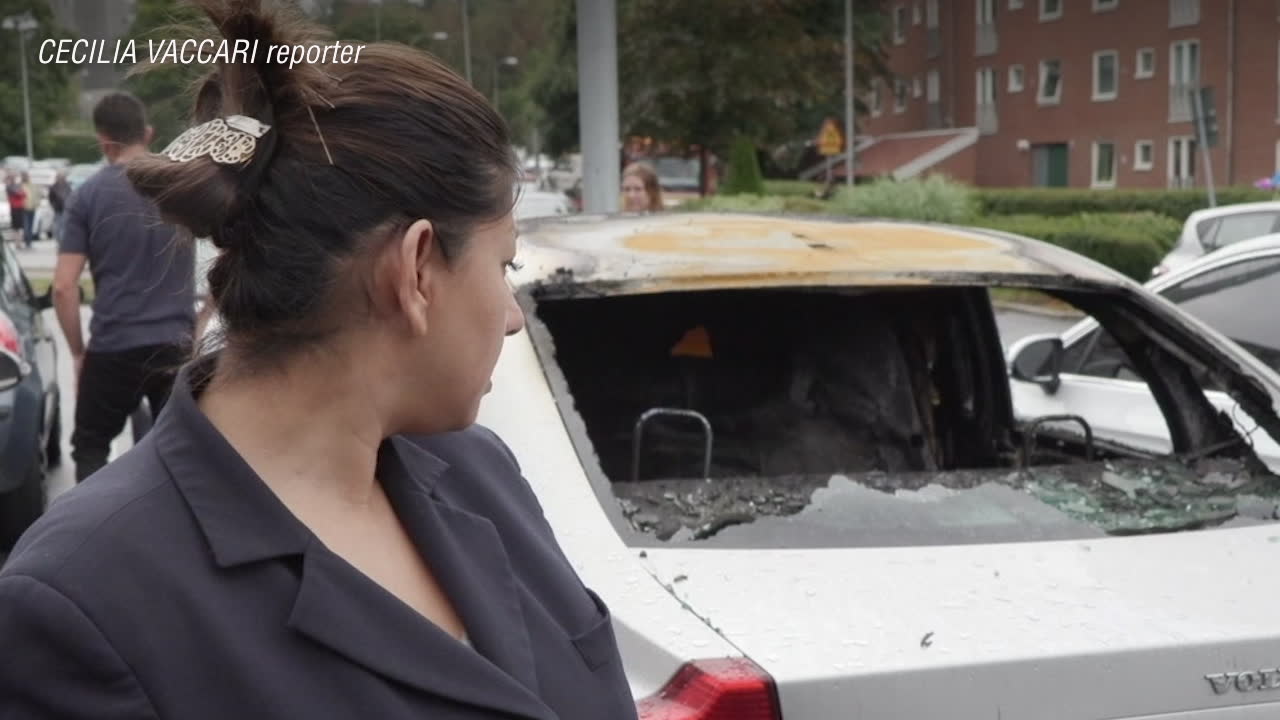 ”Tio killar som brände min pappas bil”