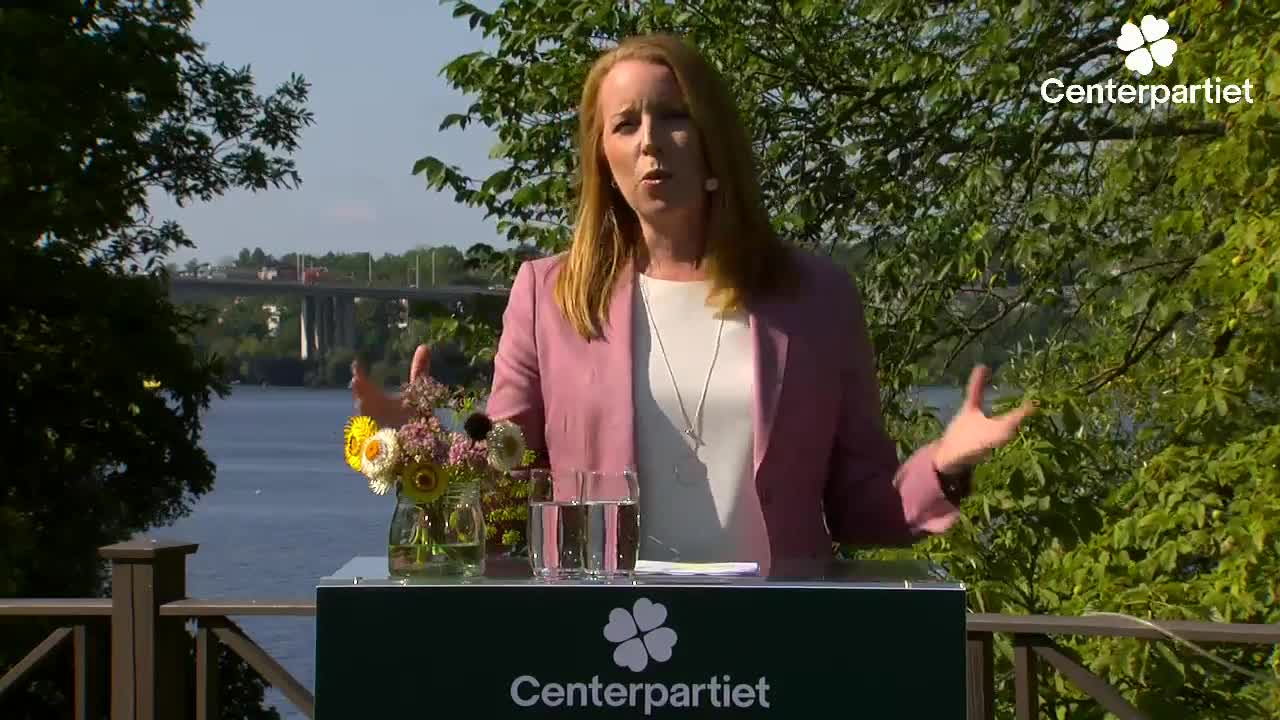 Se hela Annie Lööfs sommartal