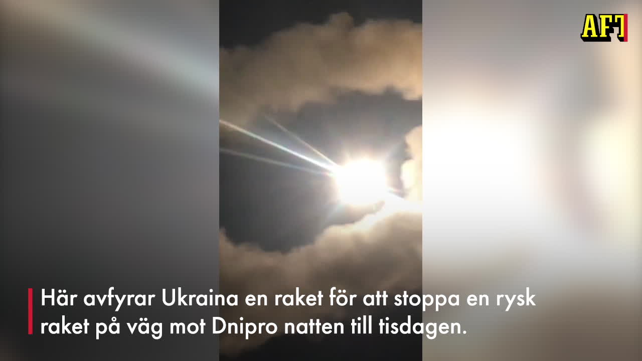 Filmar kollisionen i luften – när hundrade raketen skjuts ner