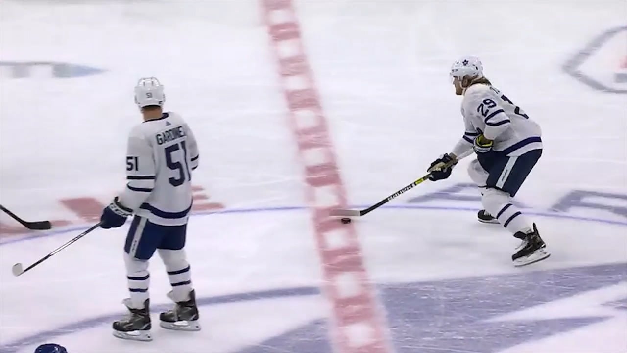 ”Nej, nej, nej – vad gör du Nylander?”