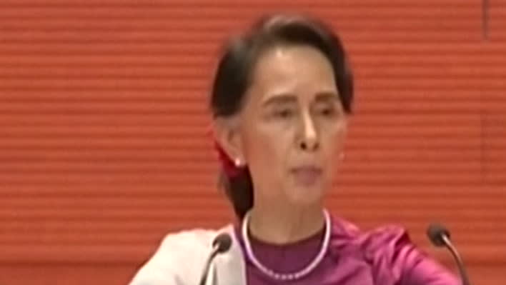 Suu Kyi håller tal om våldet i Burma