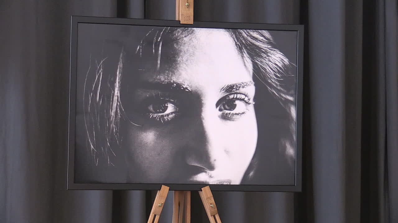 Mördade Karolin fördes till sista vilan