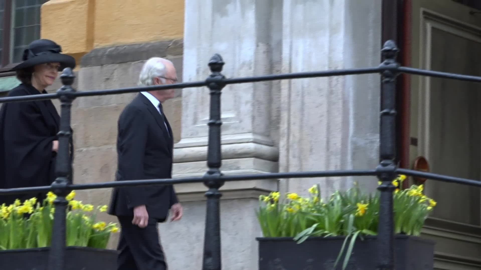 Kungen anländer till Noppes begravning