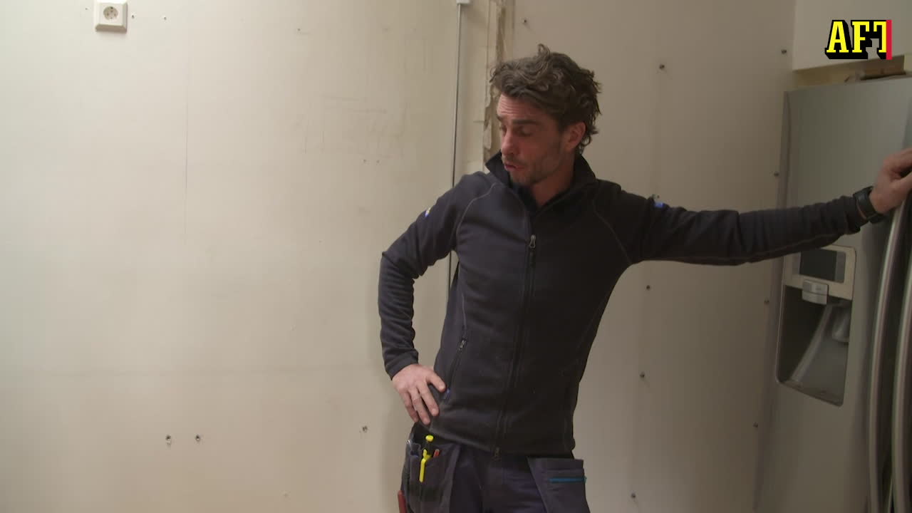 Här läxar Anders upp Björn efter karatesparkarna