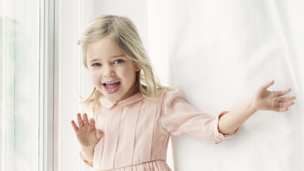 Här är nya bilderna på prinsessan Leonore