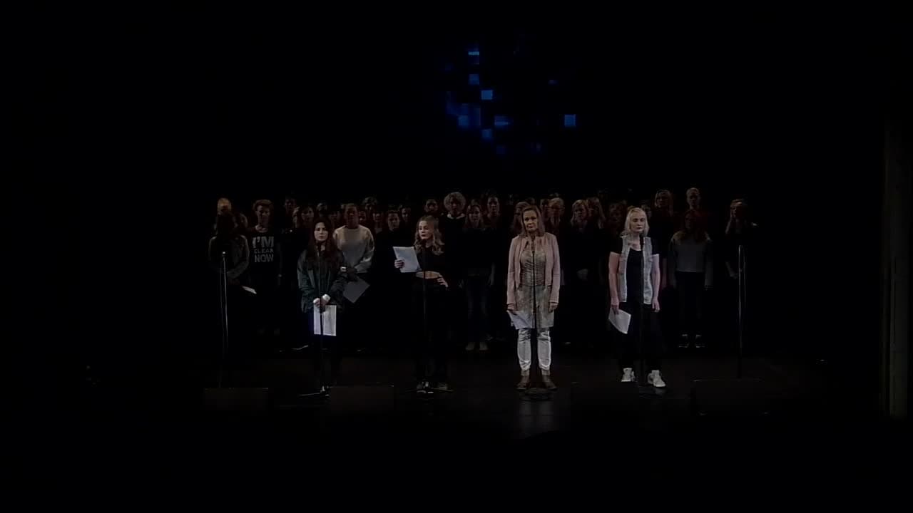 "Teaterläraren ville duscha med oss"