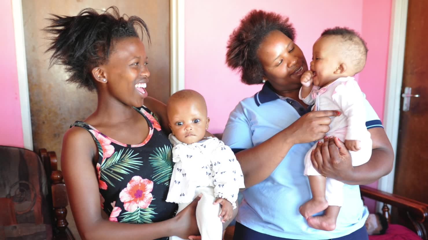 Läkare hjälper mammor och barn i Sydafrikas kåkstäder