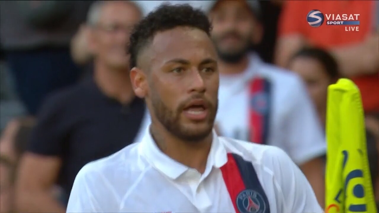 Neymar nätar – blir utbuad av sin egen publik