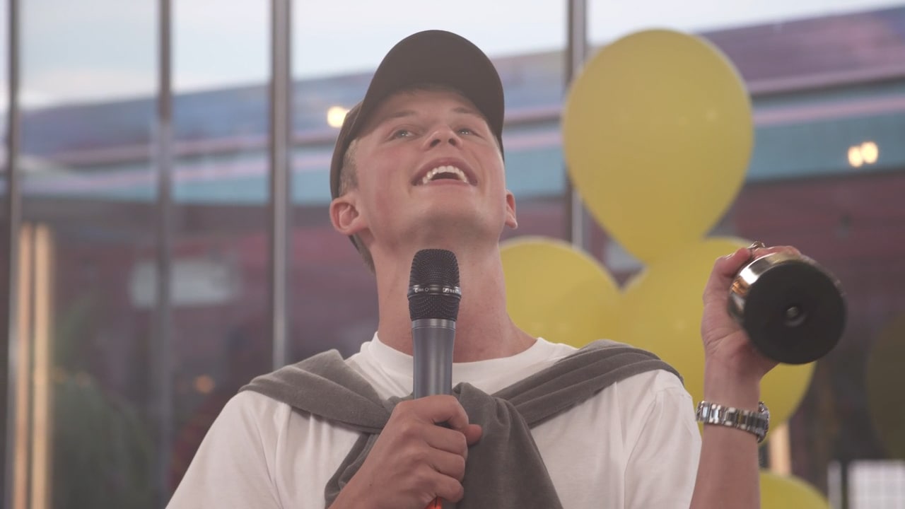 Victor Leksell vinner "Årets manliga liveartist" under Rockbjörnen 2020