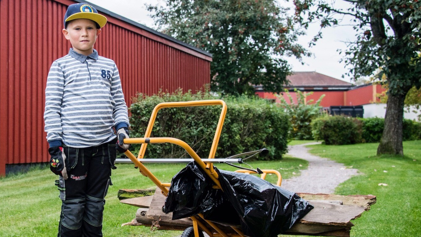 Anton, 8, håller Avesta rent