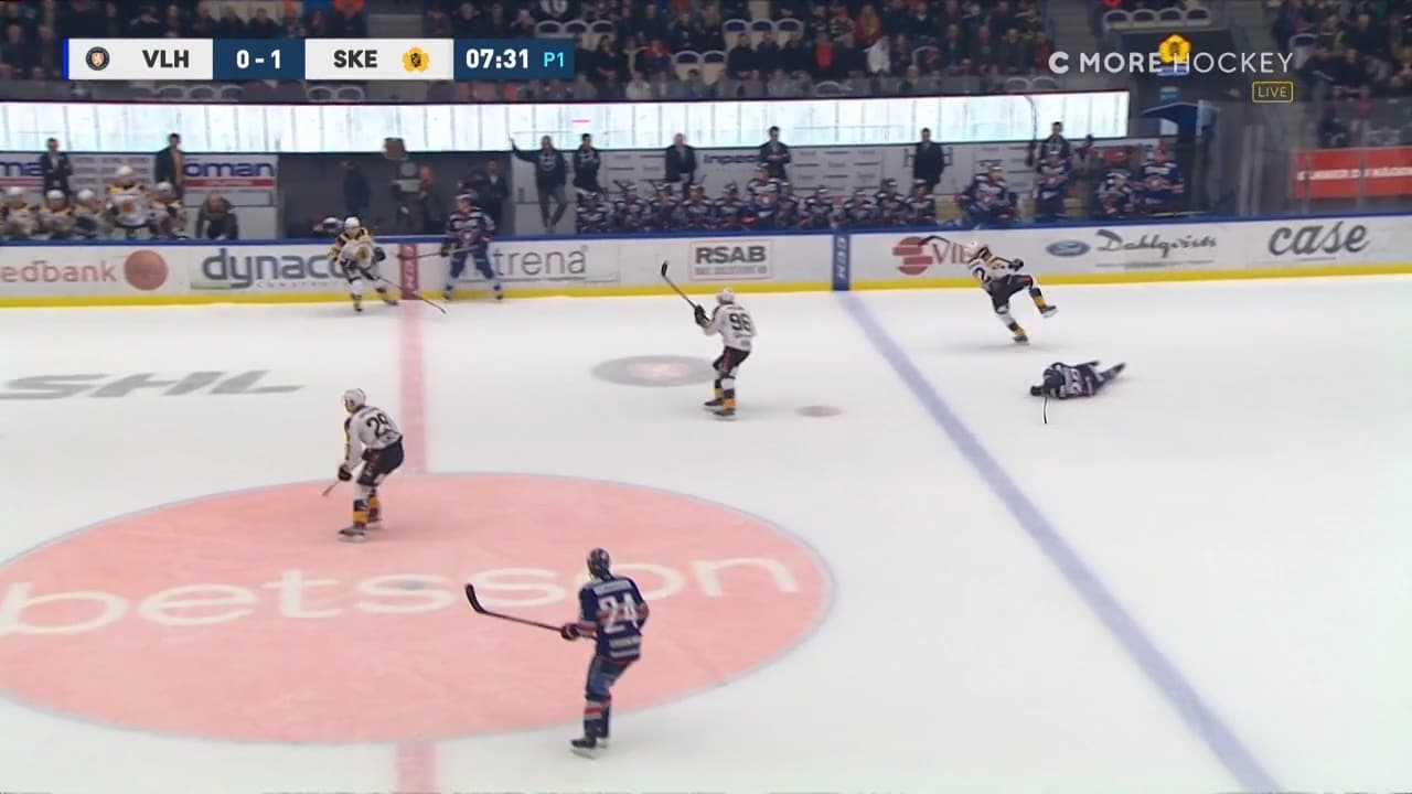 Se omdiskuterade smällen på Växjöspelaren