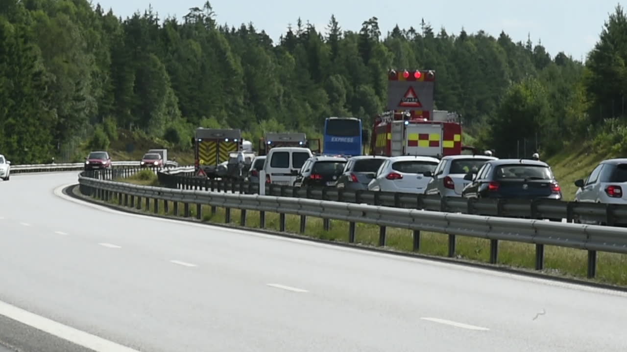 Kvinna död efter blivit påkörd av buss