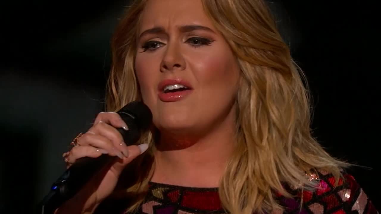Pop-stjärnan Adele har gift sig