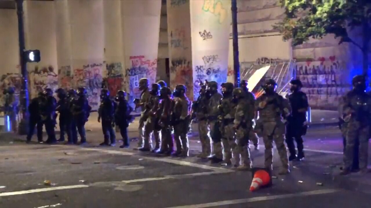 Experten om federala polisen: "Amerikaner borde vara bestörta"