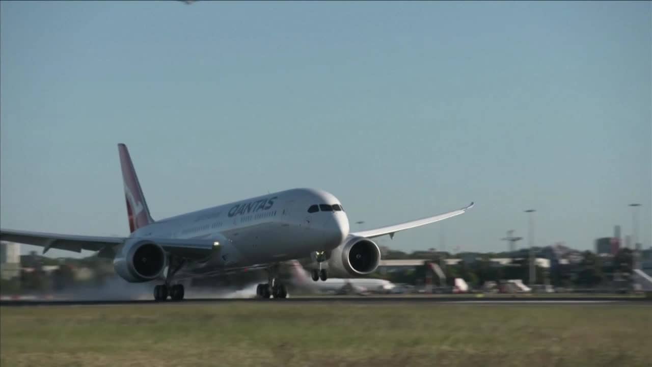 Här landar passagerarplanet efter rekordflygningen