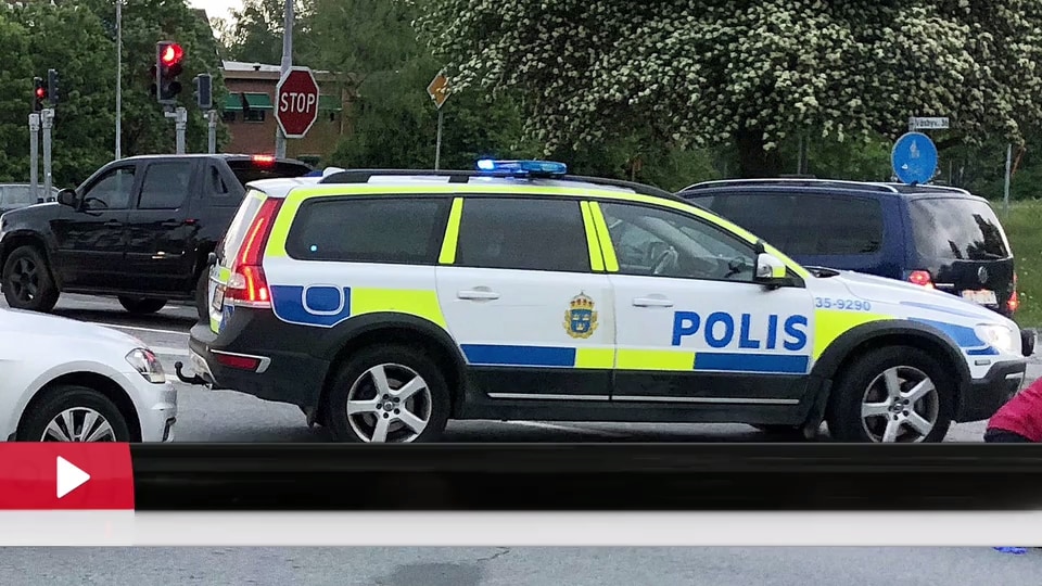 Flera uppges skadade i knivslagsmål