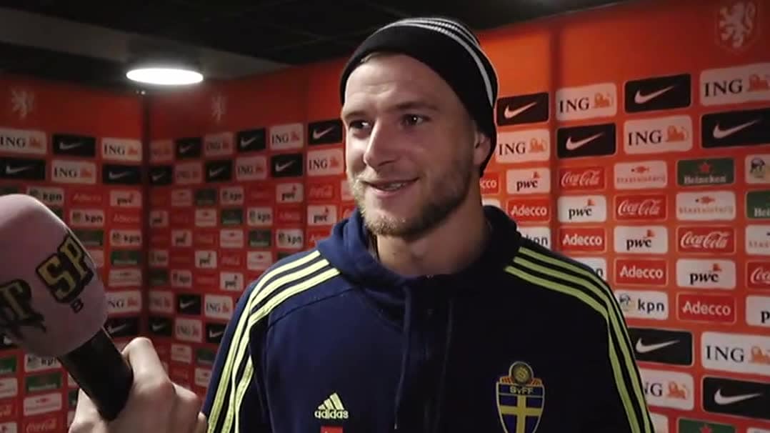 Här hyllar Guidetti sig själv