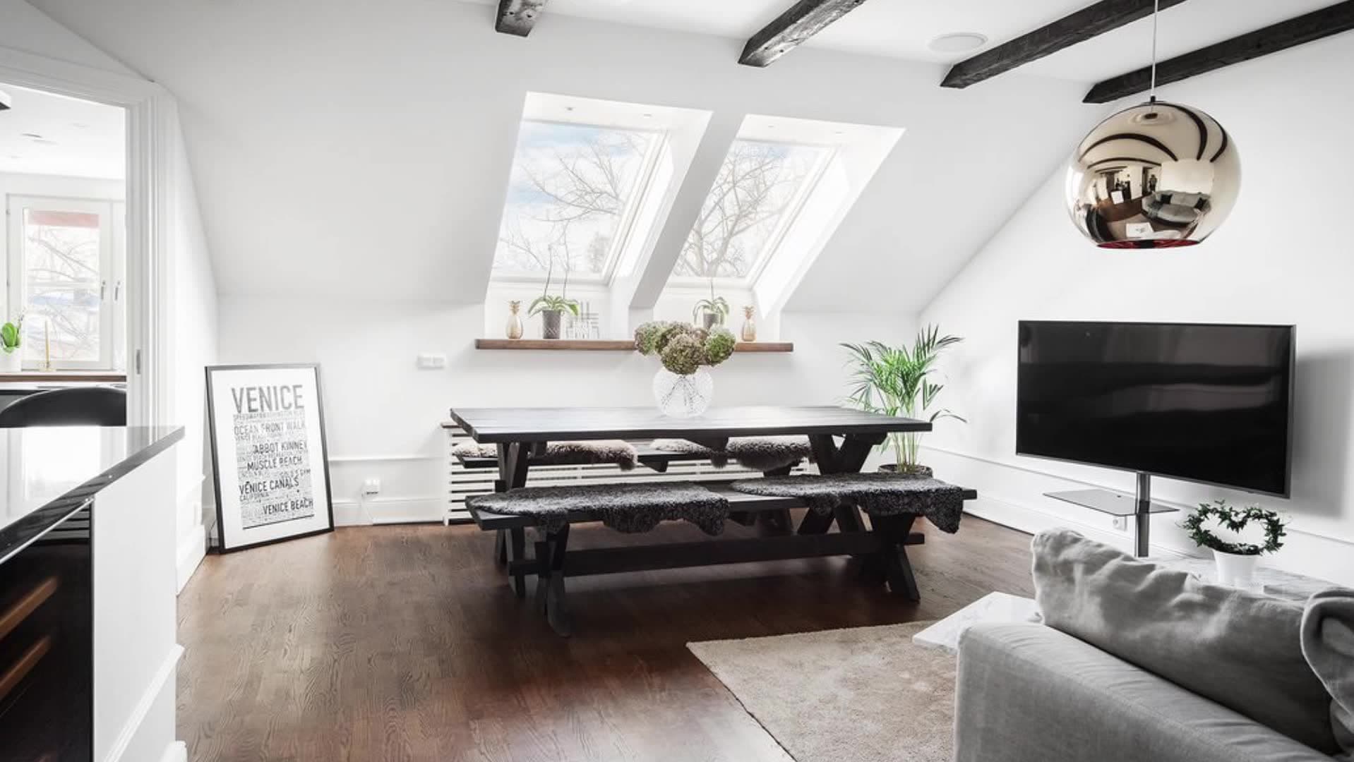 Viktor Frisk säljer sin lägenhet - se bilderna inifrån