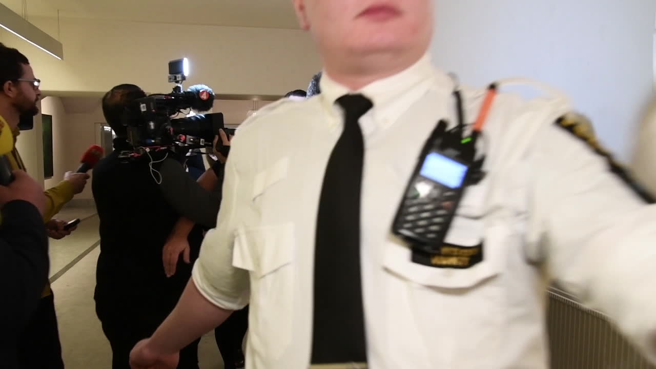 Här springer partiledarna från talmansmötet