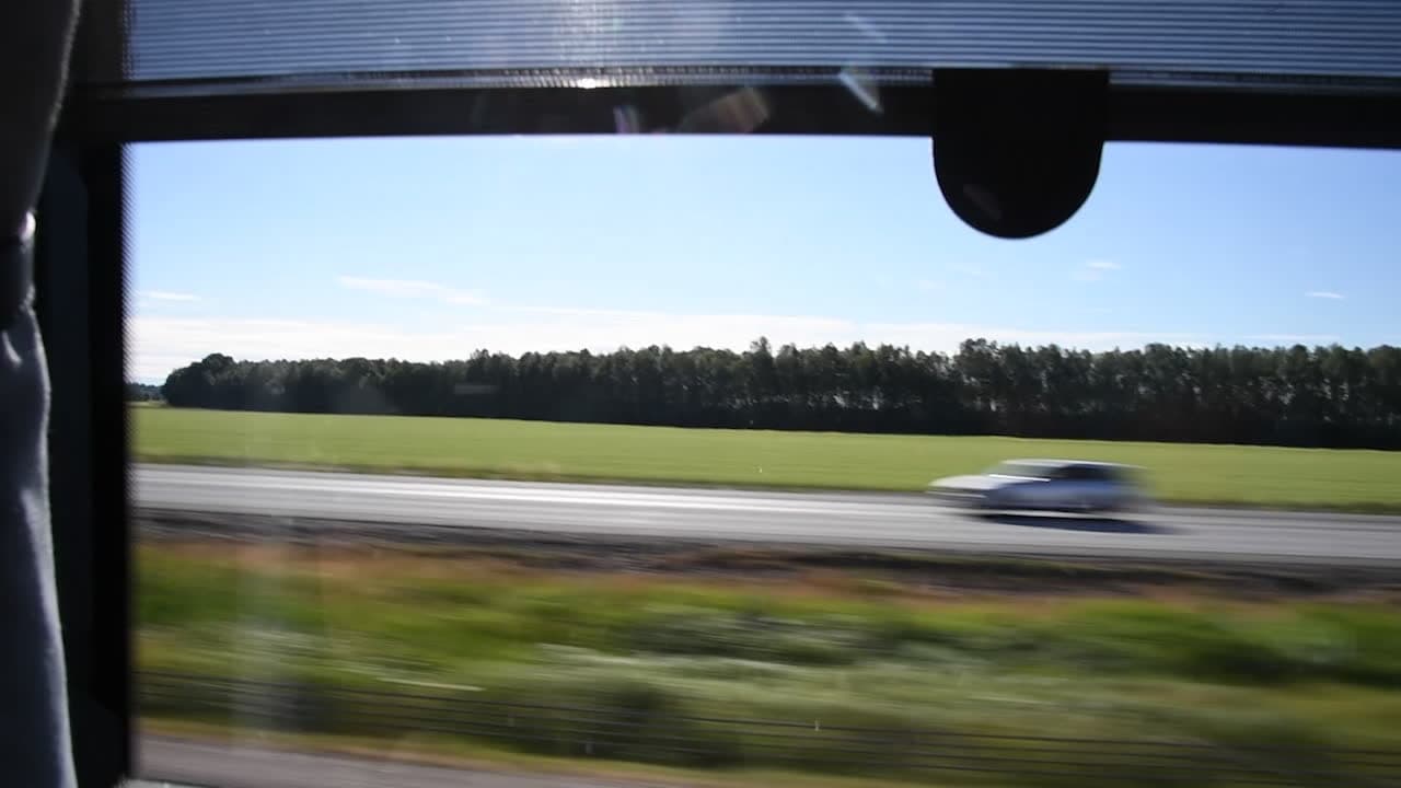 Stefan Löfvens Sverigeresa: "Det är många dagar kvar"