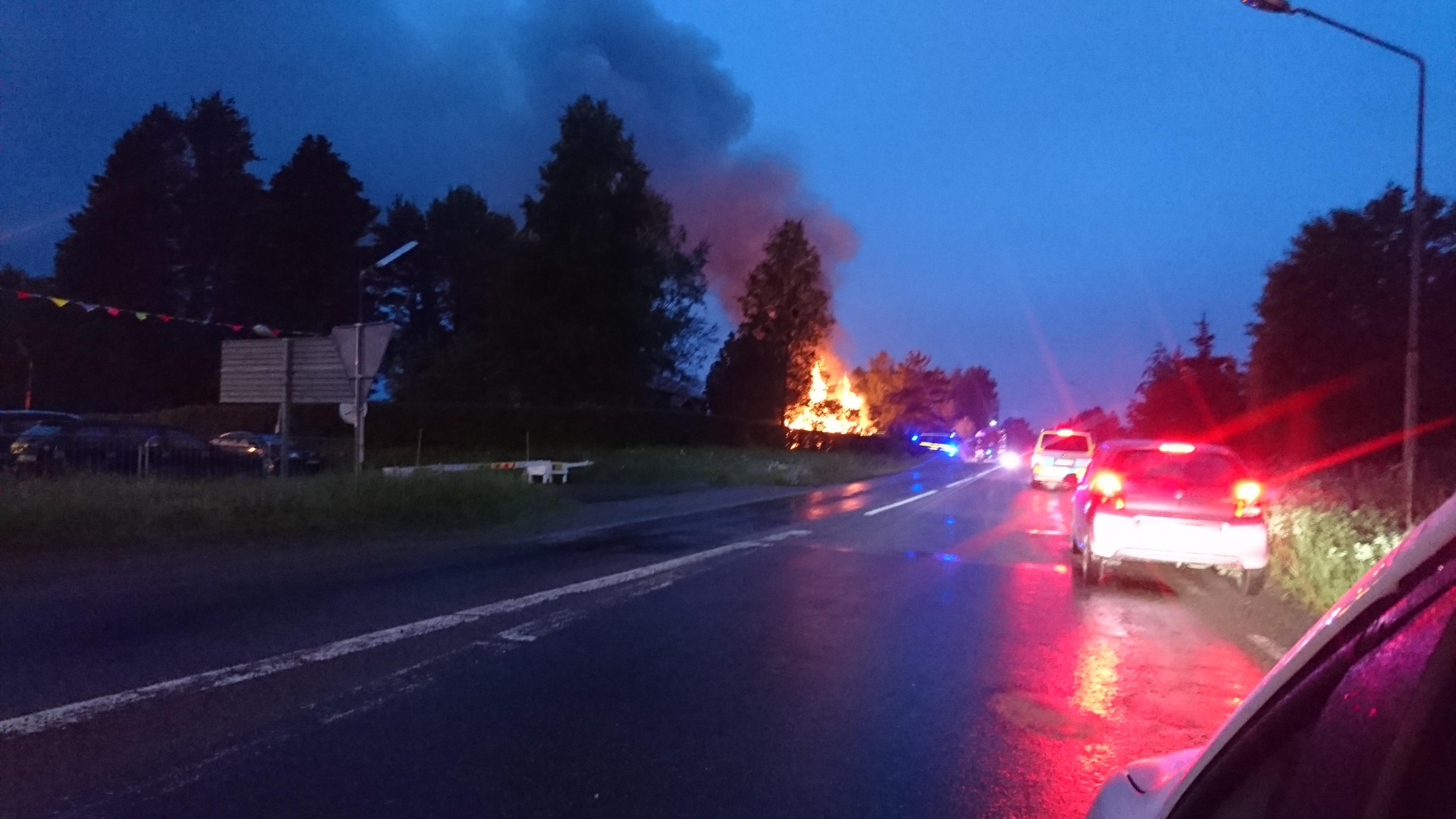 Man saknas efter kraftig brand