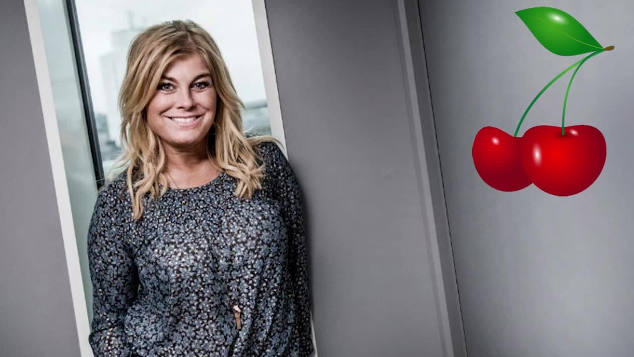 Vem tycker sonen Pernilla Wahlgren är lik?