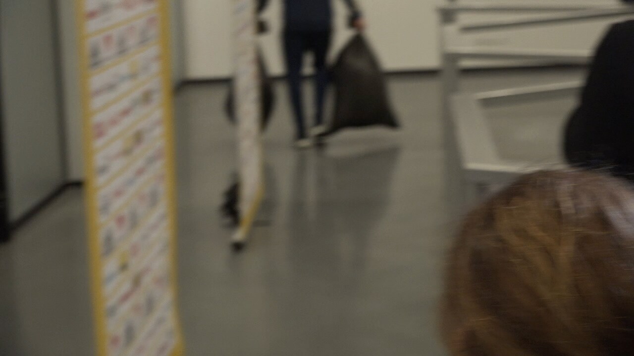 Se när förbundskapten Janne Andersson "städar" efter landslaget