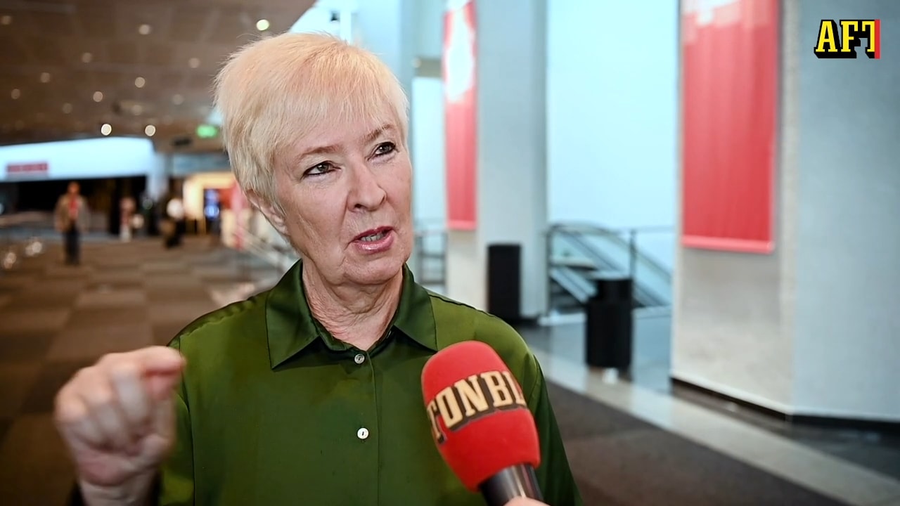 Mona Sahlins varning till Andersson: Ensamt på toppen