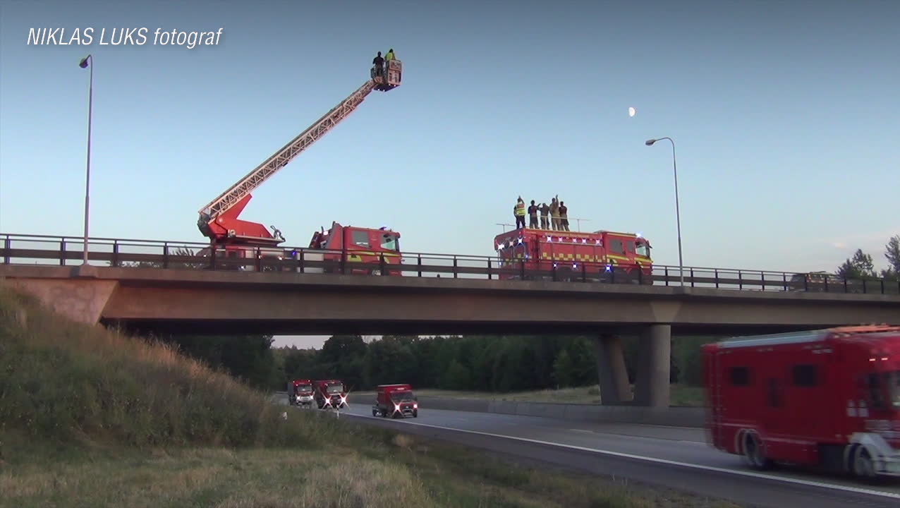 Här hälsas de polska brandbilarna välkomna