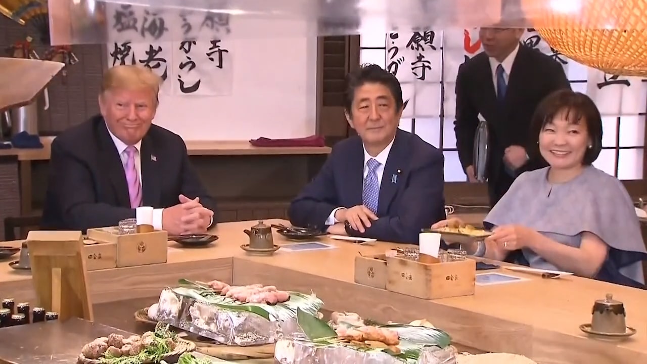 Trumps statsbesök i Japan – golf, burgare och sumobrottning