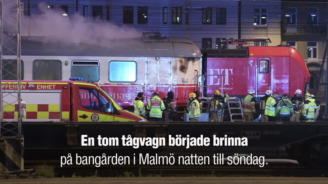 Se bilderna: Här brinner vagnen i Malmö