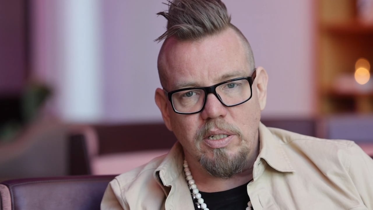 Sångaren om HA-giggen: ”Förstår om folk tycker det är problematiskt”