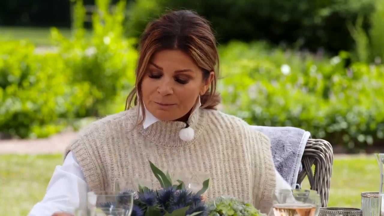 Carola i tårar: ”Jag stod med rakbladet”