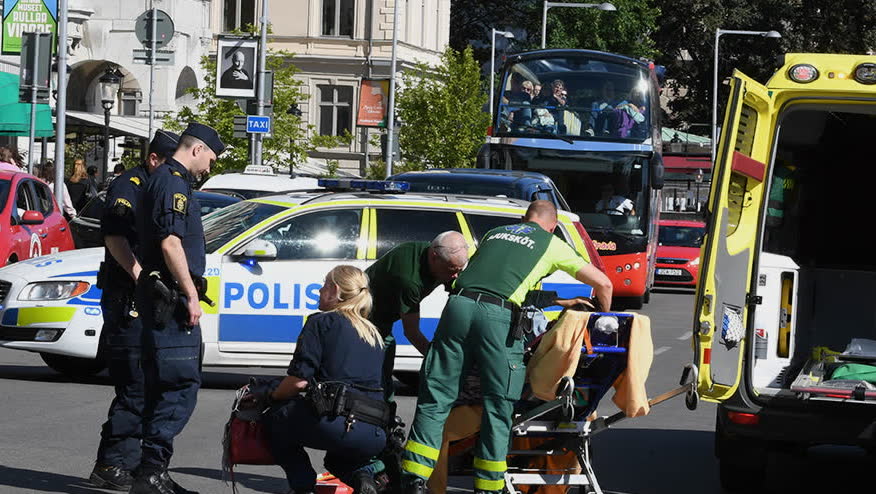 Kvinna påkörd vid Grand Hotel