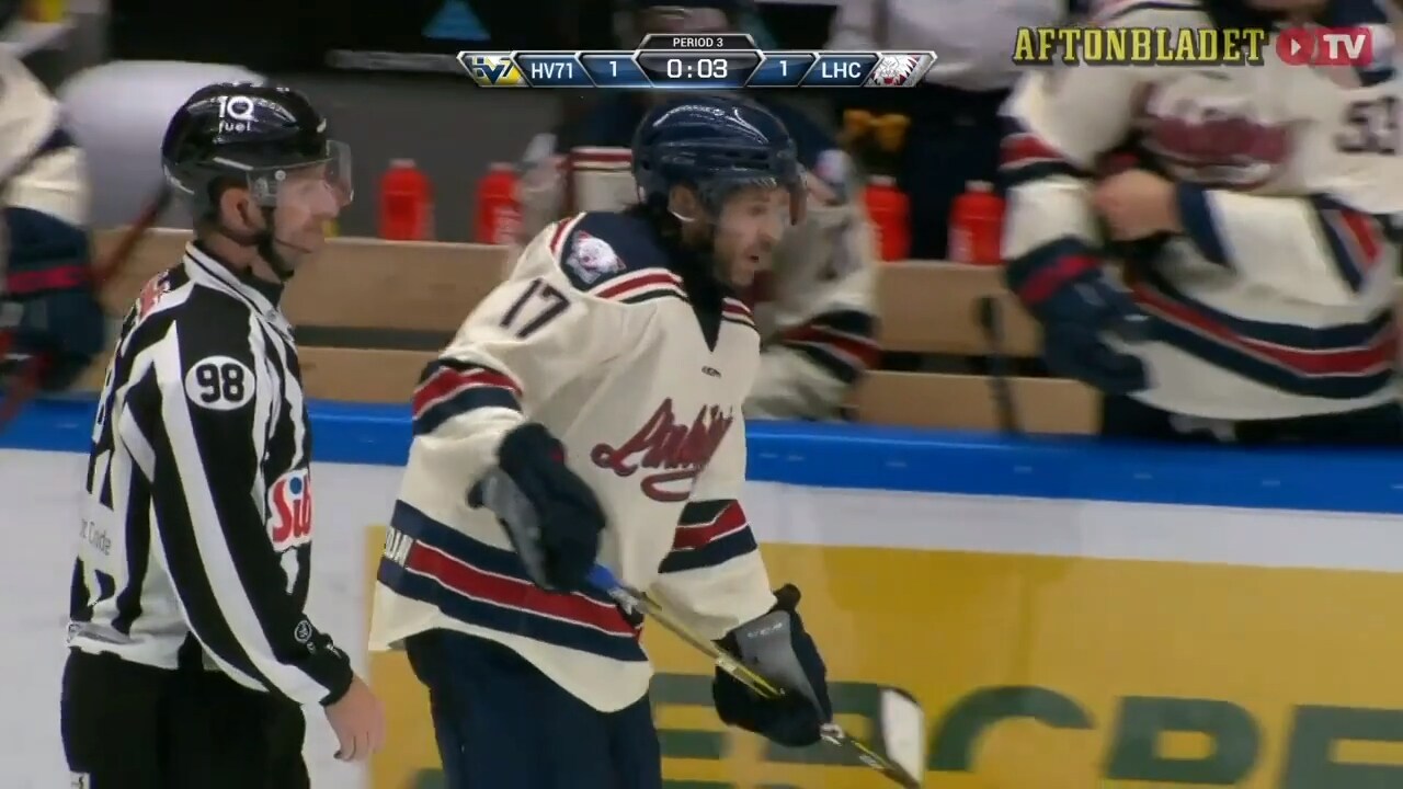 Här får Gibbons matchstraff i slutsekunderna