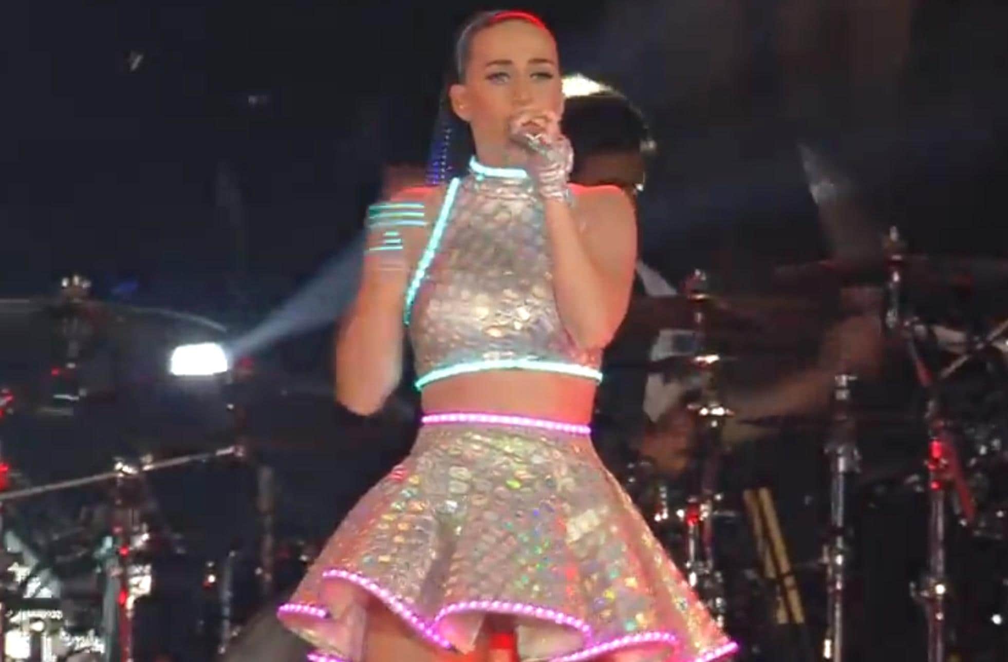 Exklusivt klipp från Katy Perrys turnépremiär i Europa