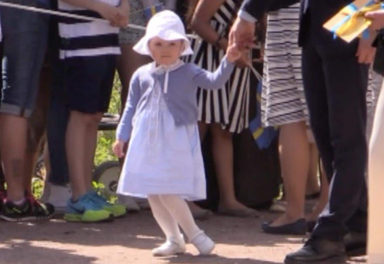 Så här kan prinsessan Estelle reagera på sin lillebror