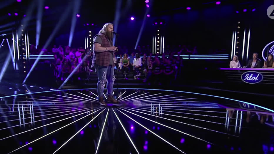 Se Idol-Christoffers hyllade framträdande - vann tittarnas hjärta