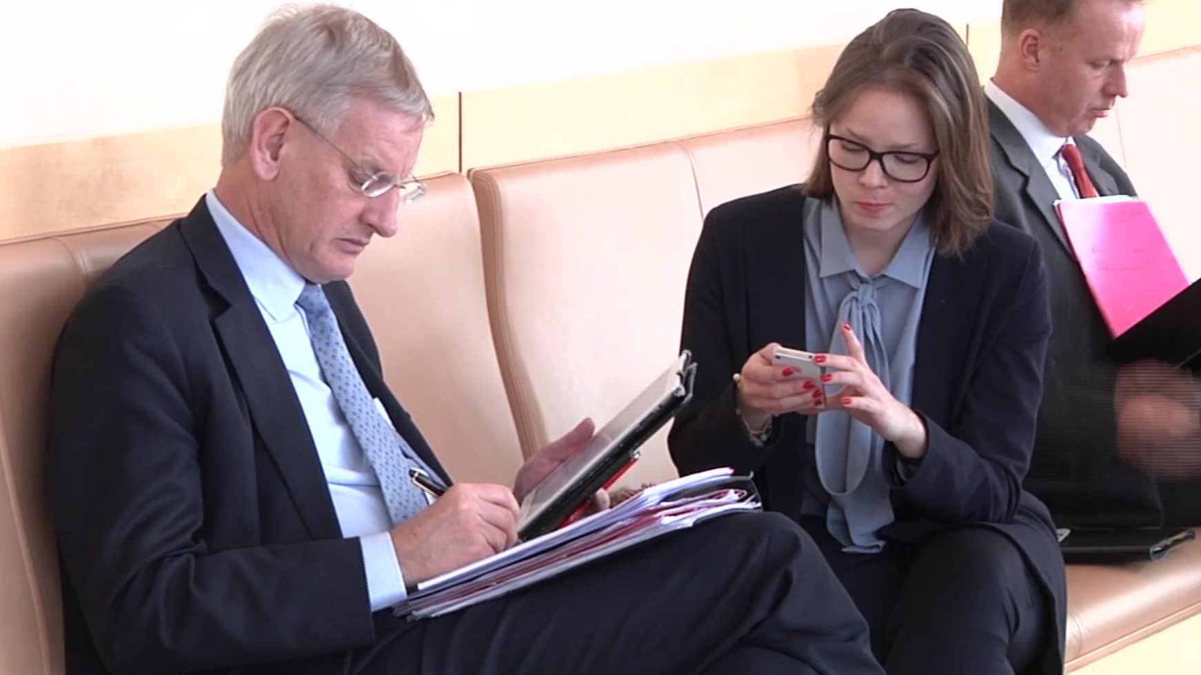 Carl Bildt ryter ifrån mot Trump