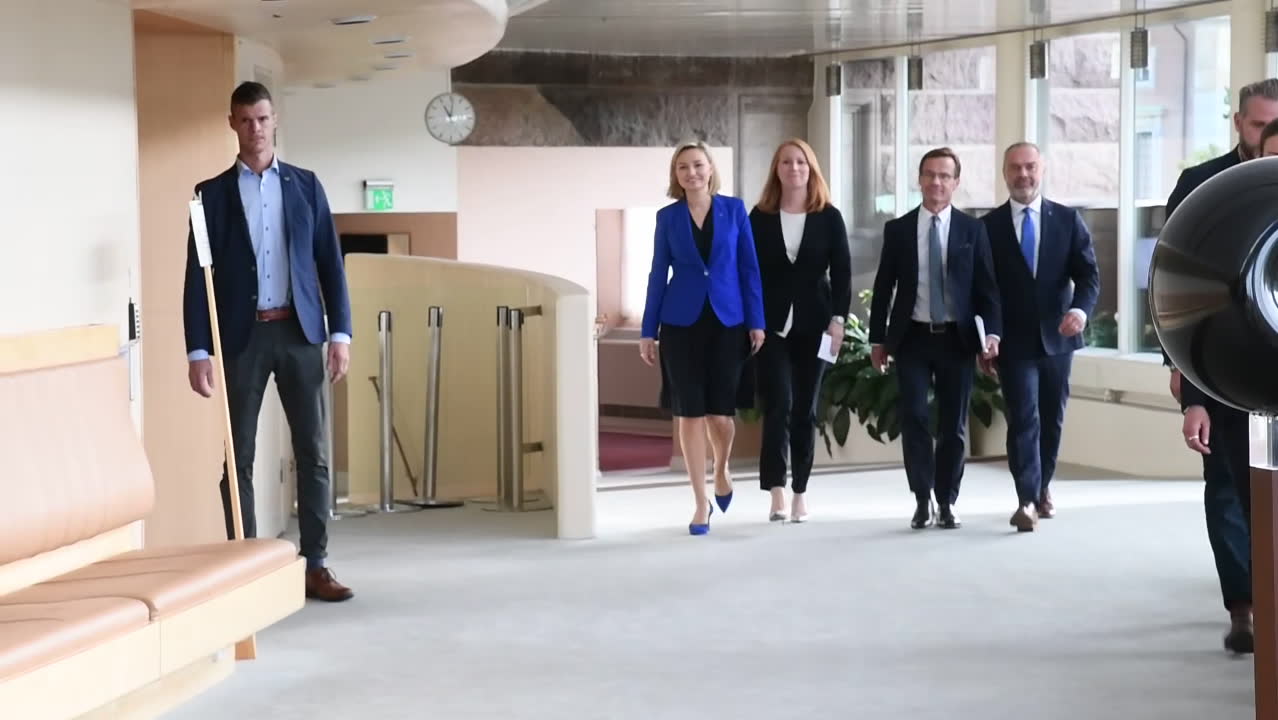 Kristersson (M): "Vi är helt öppna för samtal"