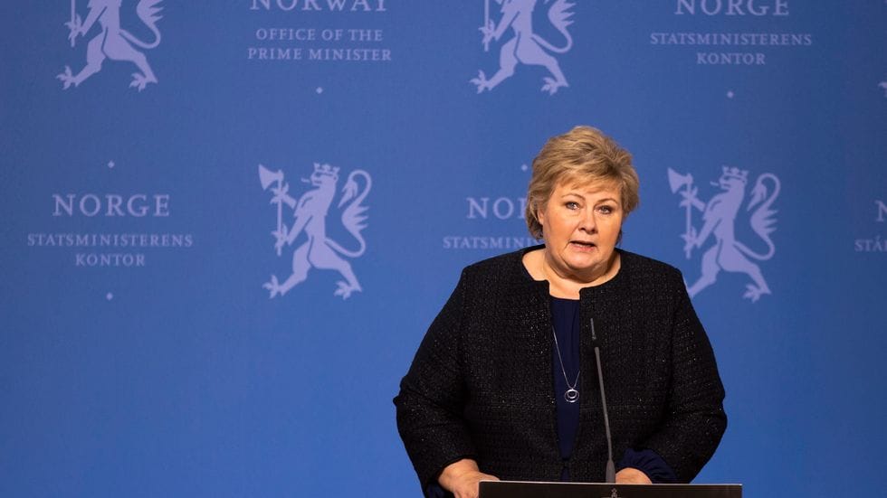Norges statsminister Erna Solberg håller pressträff om coronaläget i landet