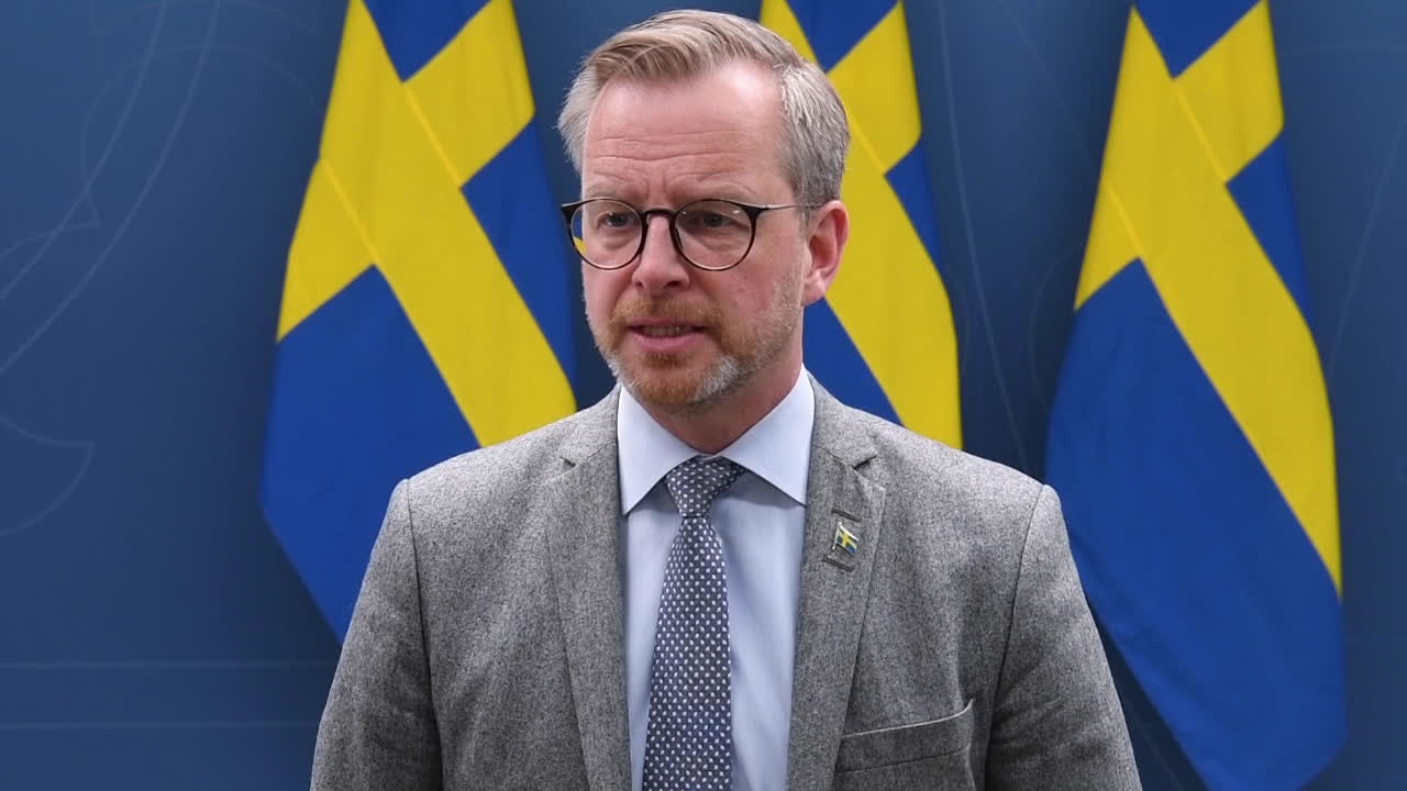 Mikael Damberg: Föräldrar måste ta ansvar